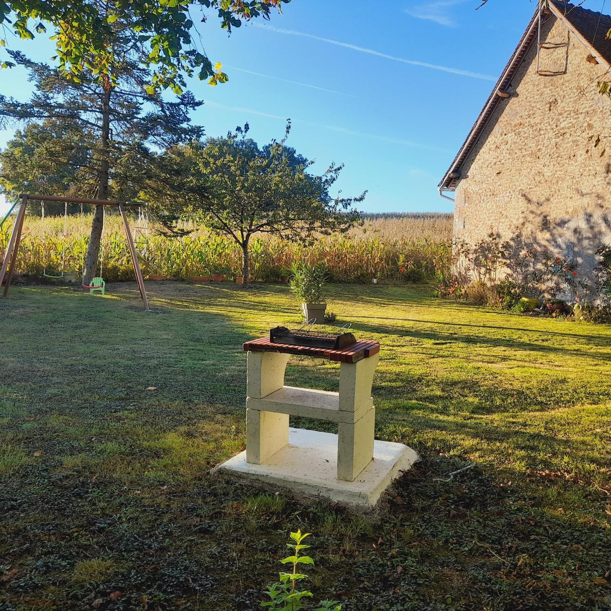 Gite les Vignes du Château - 4 personnes Gehee Extérieur photo